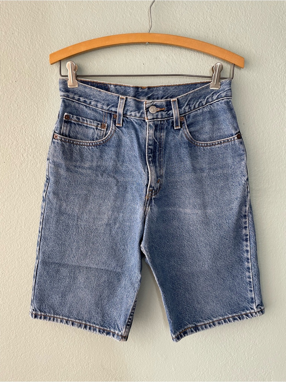 Levi’s | Vintage Y2k 2001 550 Relaxed Fit Student Bermuda Jean Shorts Hi-Rise